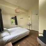 Plaats De Kleine Aarde אכסניה בוקסטל