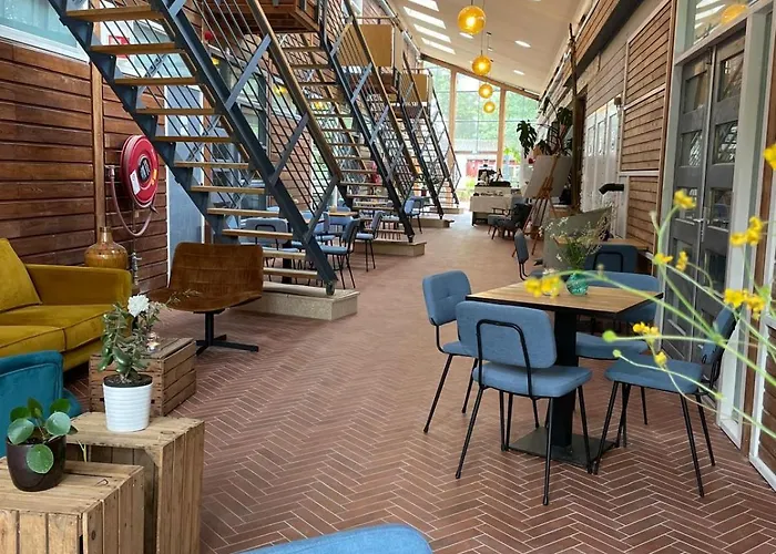 Hostel Plaats De Kleine Aarde